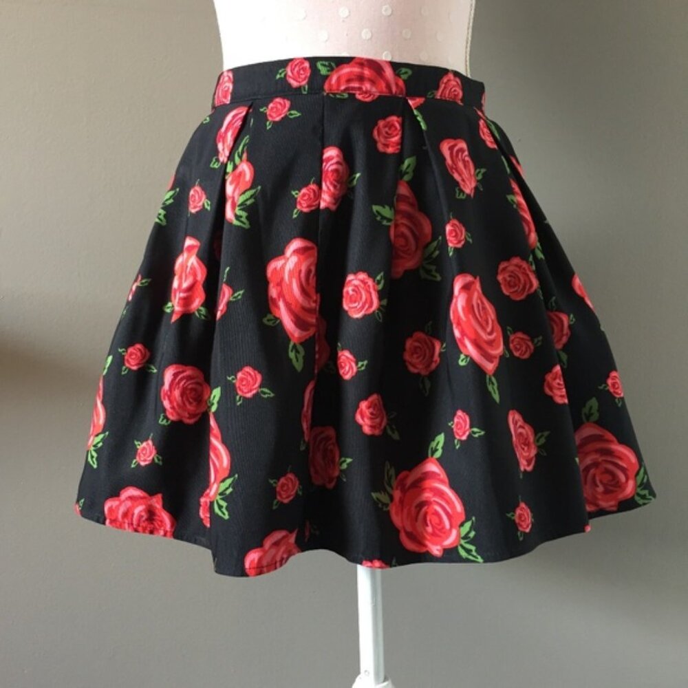 Forever 21 • Red Rose Skirt - Picture 5 of 6